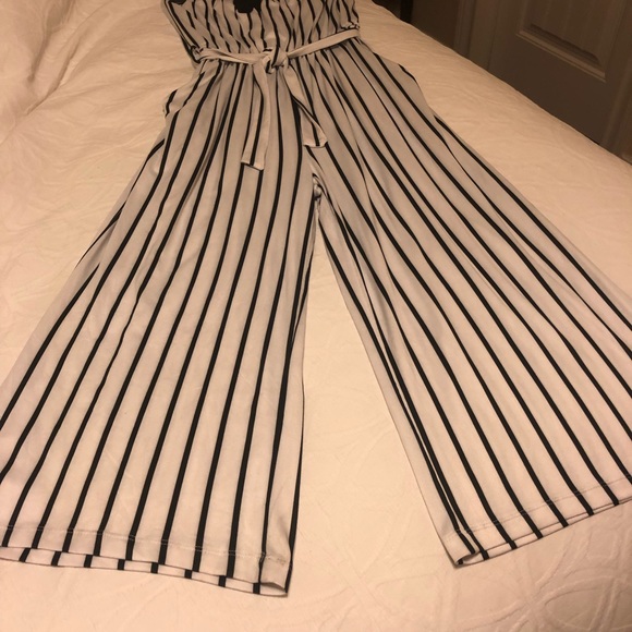 Super cute strapless romper Black & White striped - Picture 5 of 5